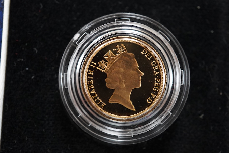 British gold coins, QEII, two proof golf half sovereigns;, 1980, in case of issue (no certificate), and 1994, in case of issue (no certificate)